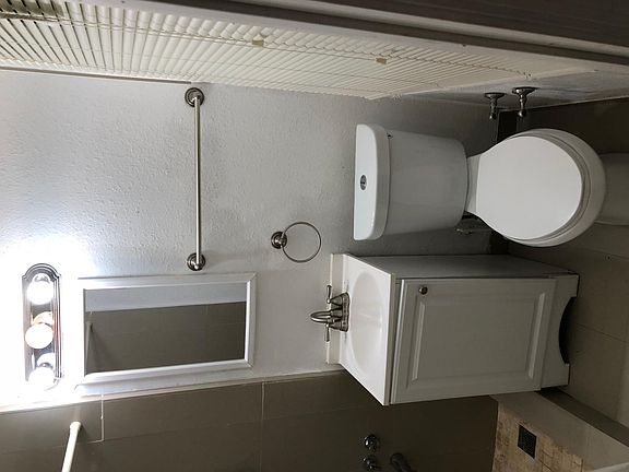 5th image of 1604 Michigan Ave APT 1