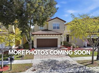 1211 NE 40th Rd, Homestead, FL 33033