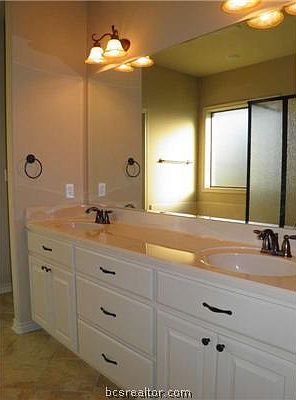 5th image of 2210 E Briargate Dr