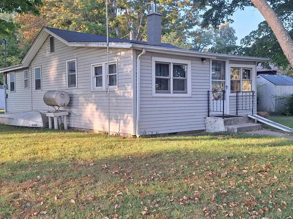 3485 W Shoreline Dr, Columbia City, IN 46725