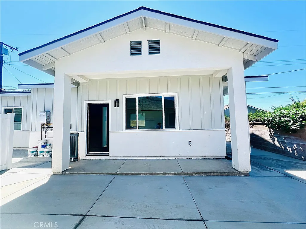 3 bed, 1200 sqft, $3,750 — Photo 2