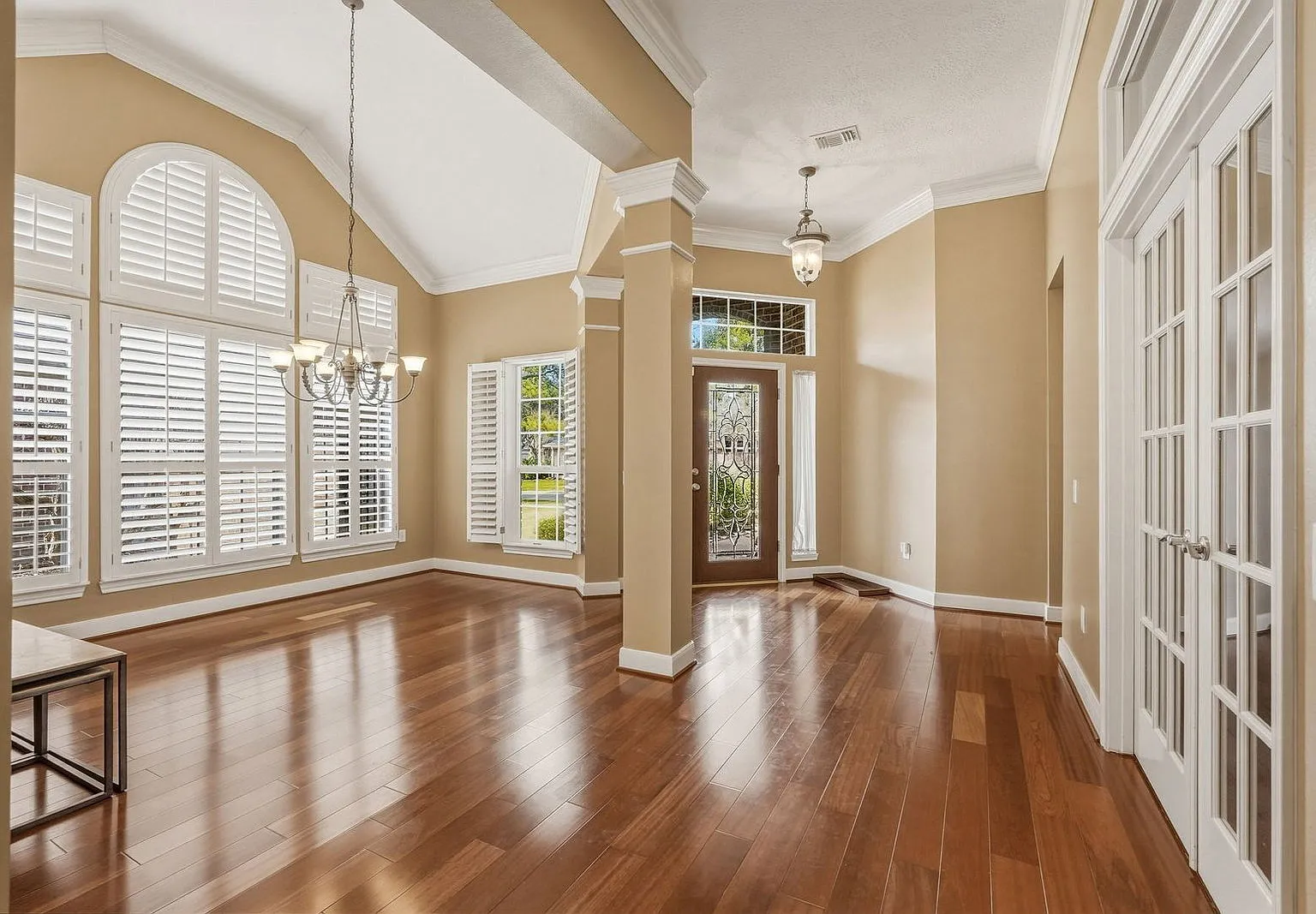 3 bed, 2.5 bath, 2642 sqft, $3,000 — Photo 3