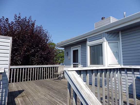 3rd image of 4502 N Vassault St