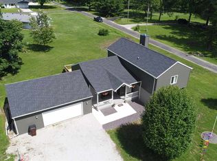 1209 Mark Ln, Taylorville, IL 62568