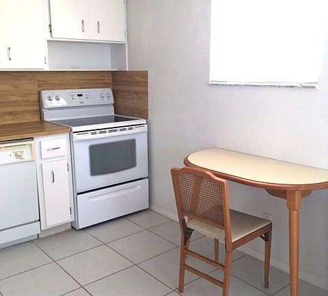 4th image of 502 S Federal Hwy APT 2