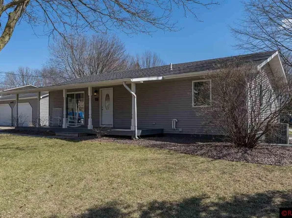 125 Peggy Ln, Eagle Lake, MN 56024