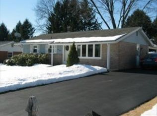 314 Pleasant View Dr, Willow Street, PA 17584