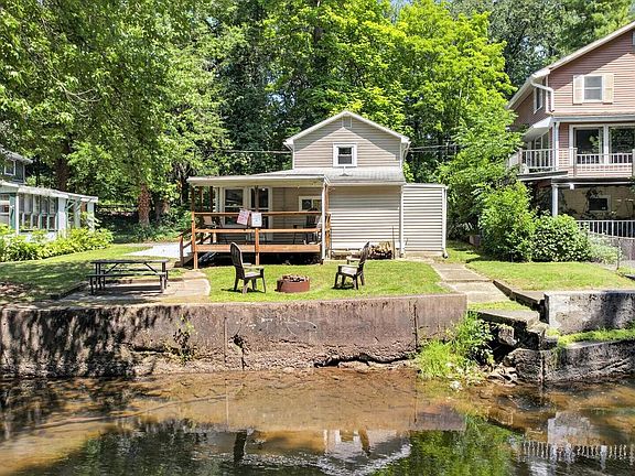 3rd image of 1291 Stone Glen Rd