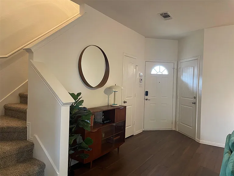 233 Irick Ct — Photo 9