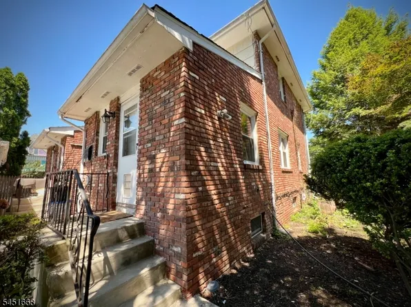 201 E 9th St Floor 1, Plainfield, NJ 07060