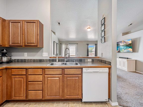 4th image of 3119 Windward St