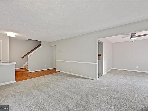 5th image of 438 Darby Ln