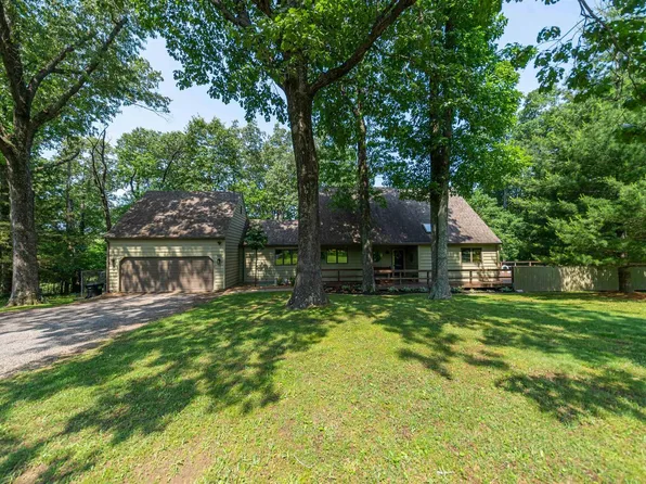 165 Pinehill Ln, Harrisburg, IL 62946