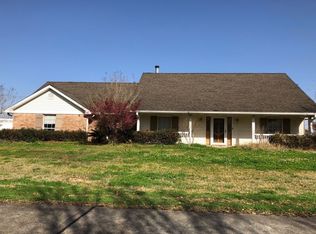 202 Country Village Dr, Raceland, LA 70394