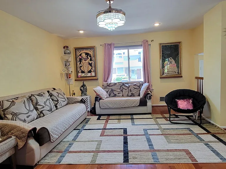 13 Linda Ct — Photo 3