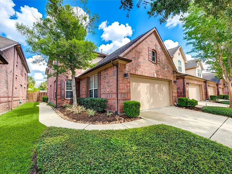 1243 Glenwood Canyon Ln — Photo 40