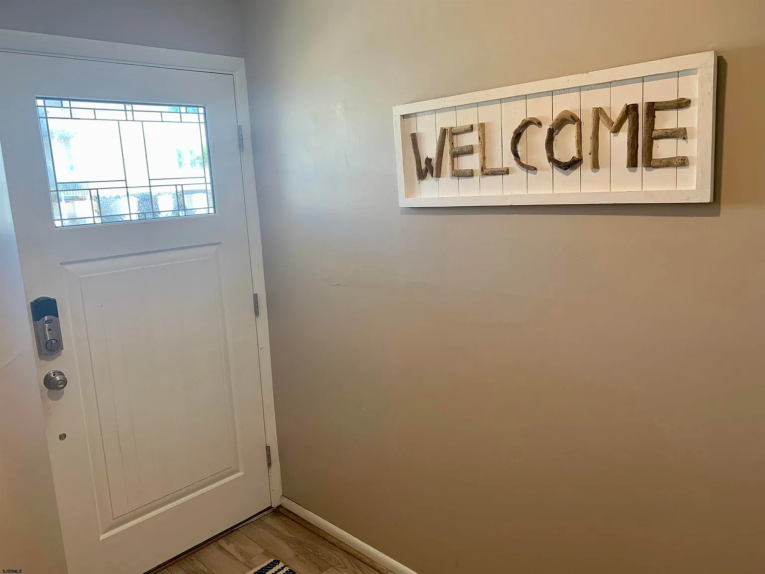 3 bed, 2.0 bath, $2,400 — Photo 2