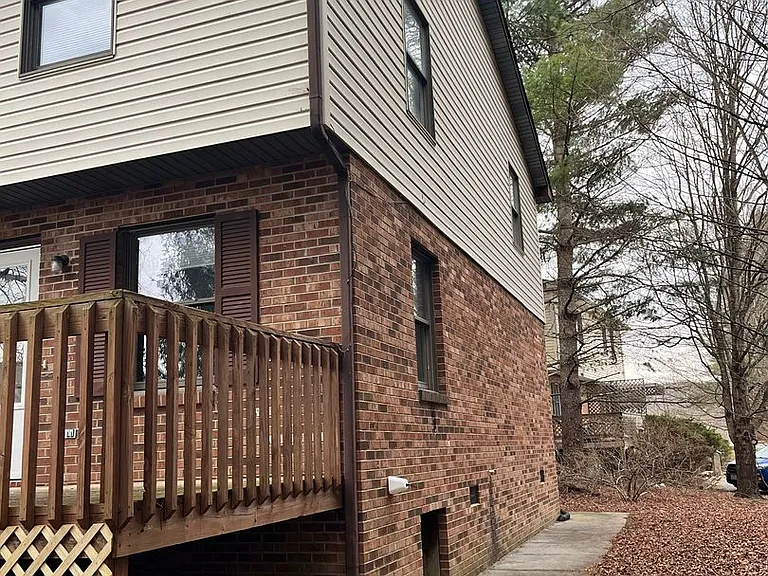 1477 Sandy Cir — Photo 33