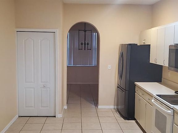 2nd image of 810 Terranova Rd