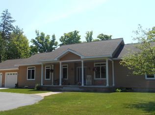 210 Edgewood Trl, Marquette, MI 49855