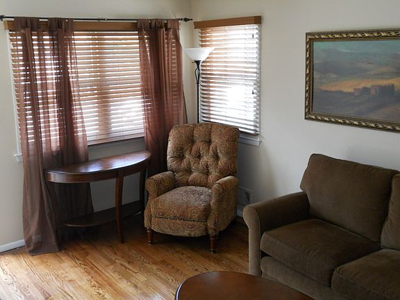 4th image of 154 Driggs St
