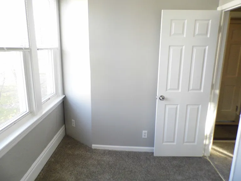 141 W Delavan Ave #UPPER — Photo 13