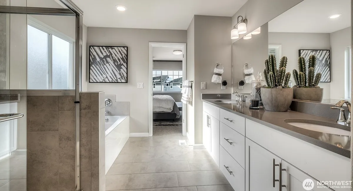 4 bed, 3070 sqft, $3,900 — Photo 4