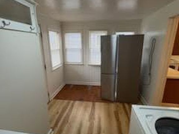 5th image of 131 Park St