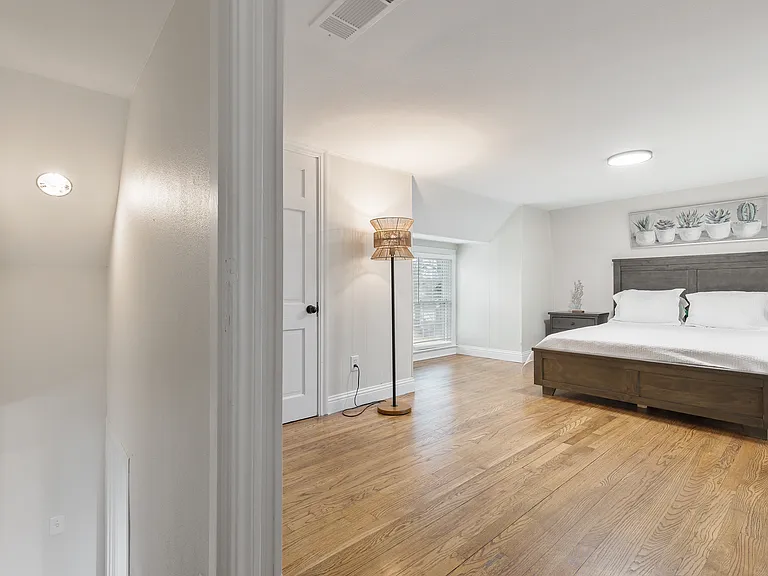 4535 Calmont Ave — Photo 13