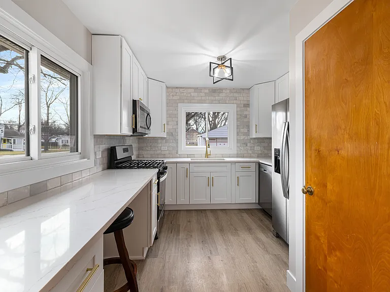 5130 Williams St — Photo 8