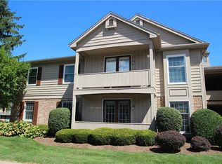 31 Wood Creek Dr, Pittsford, NY 14534