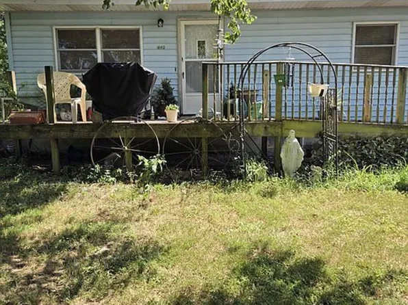 643 S Division St, Pocahontas, IL 62275