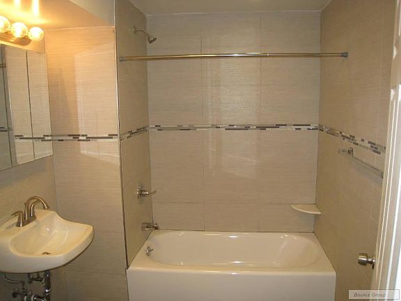 5th image of 2541 38th St #1