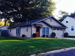 1417 E Moneta Ave, Peoria Heights, IL