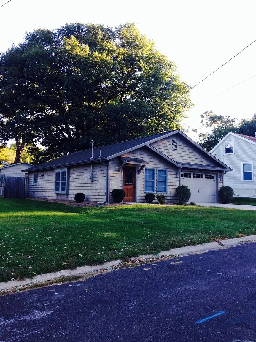 1417 E Moneta Ave photo 1