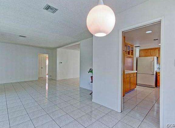4th image of 2319 Roscommon Ave