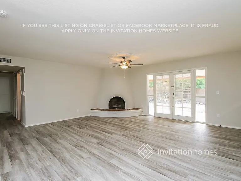 2343 E Loma Vista Dr — Photo 4