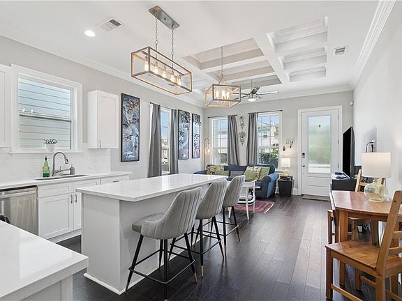 5th image of 2228 Delachaise St
