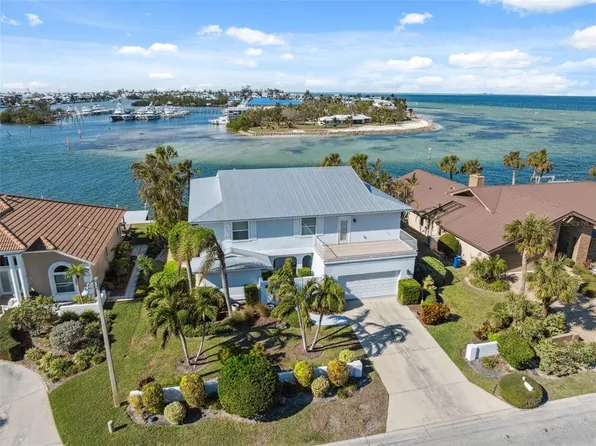727 Key Royale Dr, Holmes Beach, FL 34217