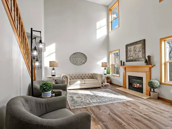 9032 Marsh Run St, Rockford, MN 55373