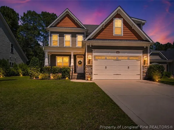135 Valley Stream Rd, Spring Lake, NC 28390