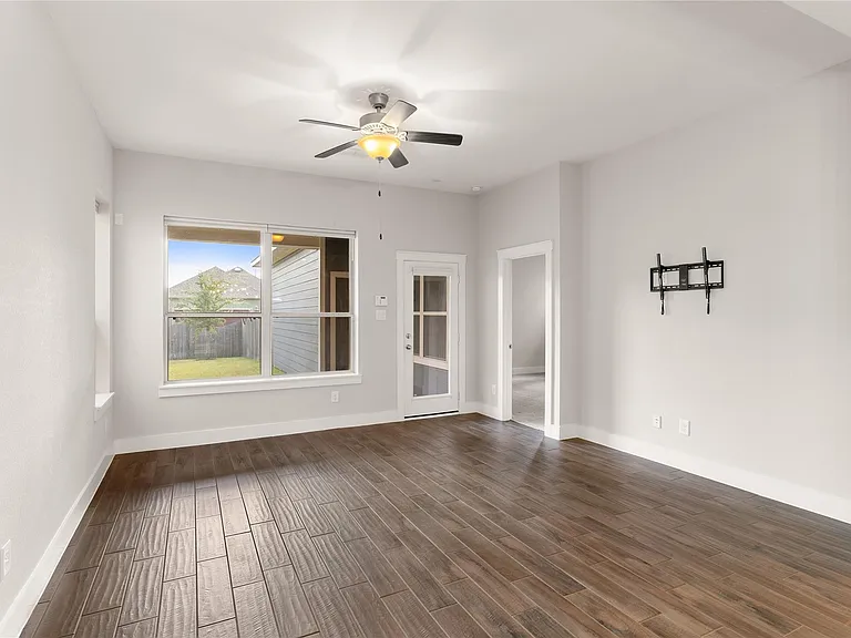 18547 First Landing Dr — Photo 11