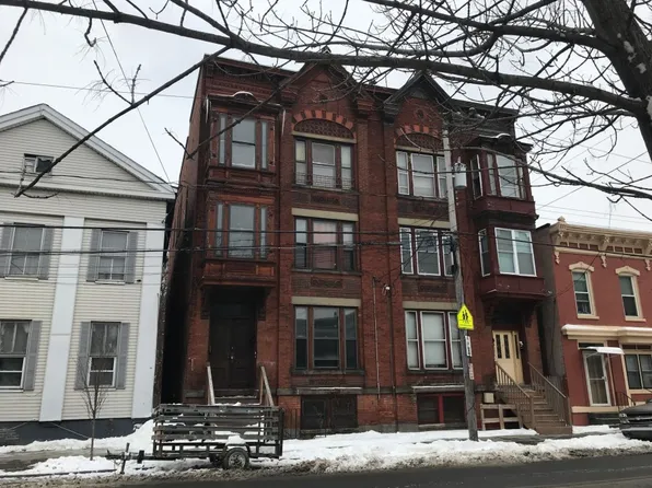 3006 6th Ave, Troy, NY 12180