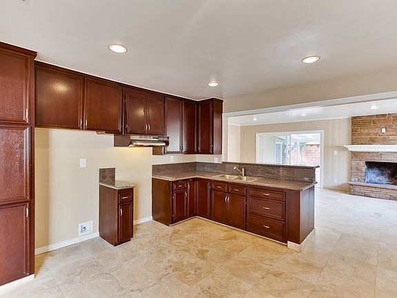 3rd image of 8109 Lullaby Ln