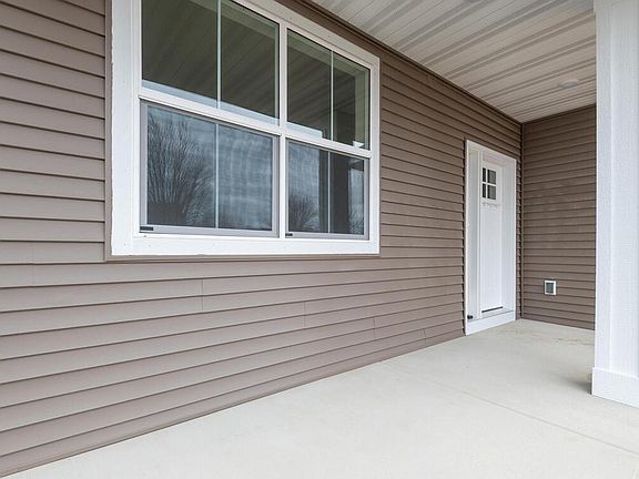 5th image of 832 Forest Edge Dr