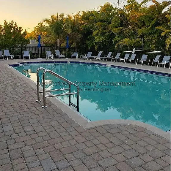15240 Floresta Ln — Photo 21