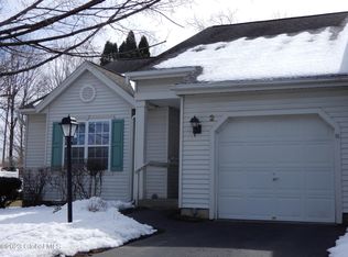 2 Hyland Cir, Troy, NY 12182