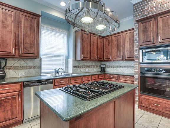 4th image of 7315 Emerald Glade Ln