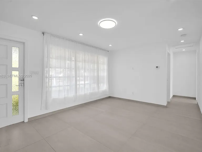 2706 Scott St — Photo 24