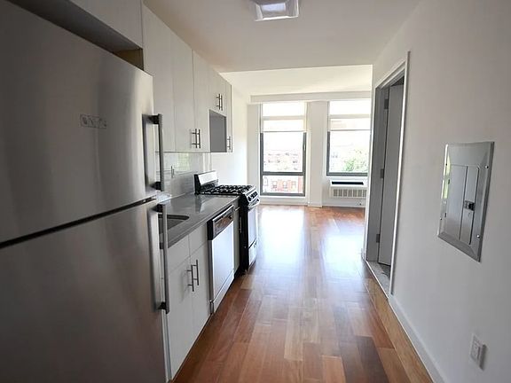 3rd image of 321 E 3rd St APT 3D